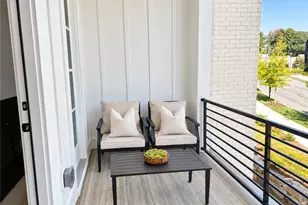 2628 Mackintosh Ct, Brookhaven, GA 30319 - Photo 3