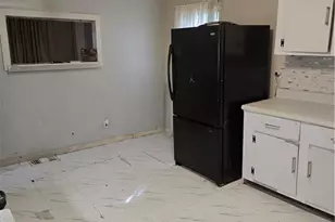 838 Woods Dr NW, Atlanta, GA 30318 - Photo 5