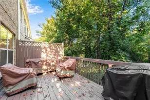 4002 Manchester Cir, Roswell, GA 30075 - Photo 17