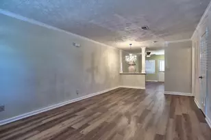 135 N River Dr, Sandy Springs, GA 30350 - Photo 5