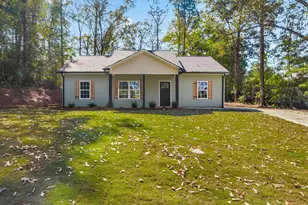 652 Harris Cir, Cedartown, GA 30125 - Photo 1