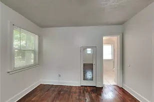 542 S Evelyn Pl NW, Atlanta, GA 30318 - Photo 13