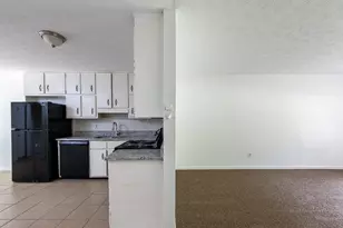 8165 Magnolia Dr, Jonesboro, GA 30238 - Photo 3