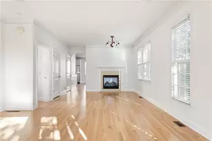 1055 Davis Cir NW, Atlanta, GA 30318 - Photo 5