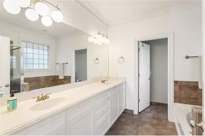 1055 Davis Circle NW #R, Atlanta, GA 30318 - Photo 17