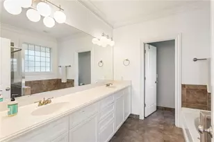 1055 Davis Cir NW, Atlanta, GA 30318 - Photo 17