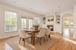 1055 Davis Cir NW, Atlanta, GA 30318 - Photo 9