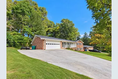 1300 Renee Drive SW, Lilburn, GA 30047 - Photo 29