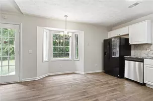 6379 Leverett Dr, Lithonia, GA 30038 - Photo 7