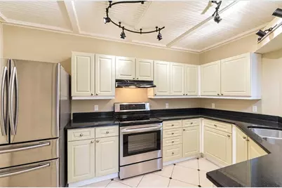 3334 Peachtree Road NE #313, Atlanta, GA 30326 - Photo 9