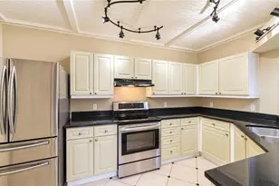 3334 Peachtree Rd NE, Atlanta, GA 30326 - Photo 9