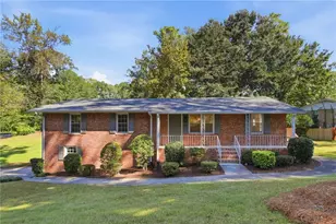 31 Huntwood Dr SE, Smyrna, GA 30082 - Photo 1