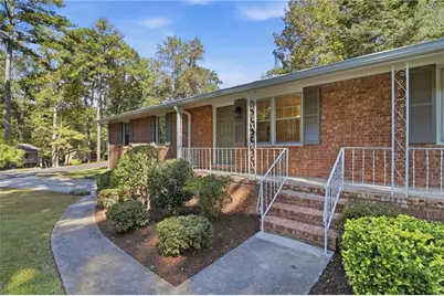 31 Huntwood Drive SE, Smyrna, GA 30082 - Photo 5