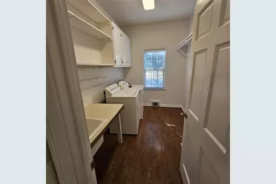8635 Lake Glen Court, Johns Creek, GA 30022 - Photo 7
