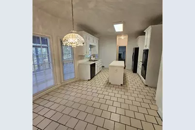 8635 Lake Glen Court, Johns Creek, GA 30022 - Photo 3