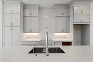 3667 Peachtree Rd NE, Atlanta, GA 30319 - Photo 7