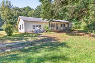 330 W Ridgeway Rd, Maysville, GA 30558 - Photo 1