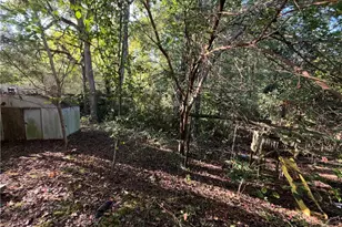 910 Indian Lake Dr, Lilburn, GA 30047 - Photo 29