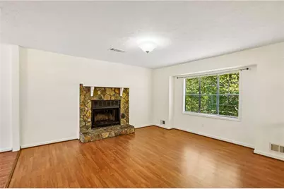 1947 Britt Drive, Snellville, GA 30078 - Photo 5