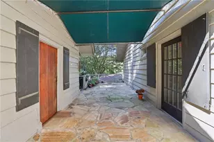 8235 Tynecastle Dr, Sandy Springs, GA 30350 - Photo 25
