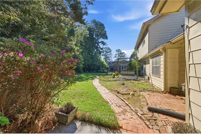 528 Chanterella Road SW, Lilburn, GA 30047 - Photo 33