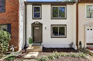 284 Roswell Commons Cir, Roswell, GA 30076 - Photo 7