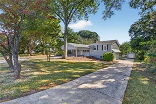 1536 W Oak Dr, Marietta, GA 30062 - Photo 1