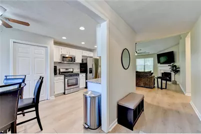 5295 Hillcrest Glenn Drive, Sugar Hill, GA 30518 - Photo 7