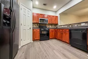 2077 Lakeshore Overlook Dr, Kennesaw, GA 30152 - Photo 9