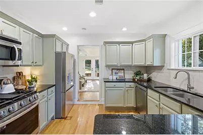 79 Lakeview Drive NE, Atlanta, GA 30317 - Photo 11