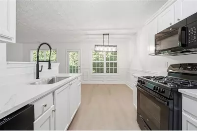 537 Shadow Valley Court, Lithonia, GA 30058 - Photo 9