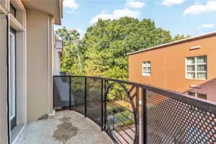 560 Dutch Valley Rd NE, Atlanta, GA 30324 - Photo 25