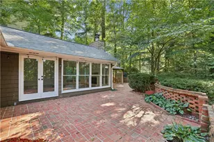 4601 Club Cir NE, Atlanta, GA 30319 - Photo 15