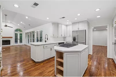 4601 Club Circle NE, Atlanta, GA 30319 - Photo 7