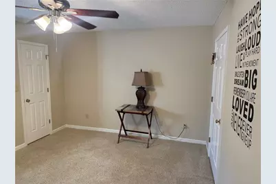 7177 Woodridge Lane, Union City, GA 30291 - Photo 11