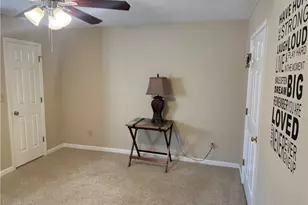 7177 Woodridge Ln, Union City, GA 30291 - Photo 11