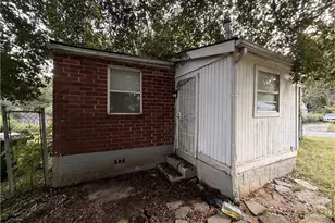 2635 Godfrey Dr NW, Atlanta, GA 30318 - Photo 3