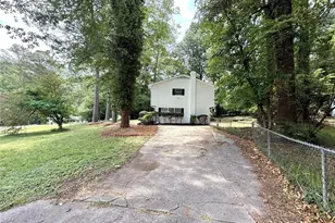 3681 Lavilla Dr, Powder Springs, GA 30127 - Photo 3