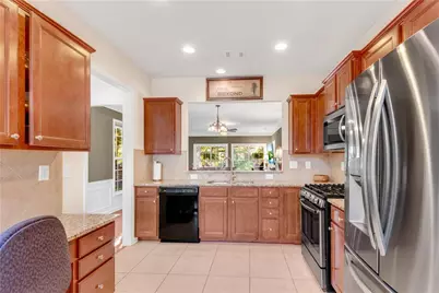 6530 Chestnut Walk, Hoschton, GA 30548 - Photo 7
