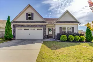 918 Blind Brook Cir, Hoschton, GA 30548 - Photo 1