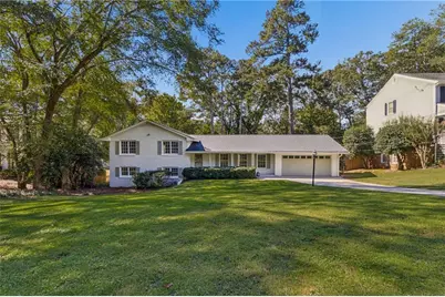 1424 Cedarhurst Drive, Dunwoody, GA 30338 - Photo 7