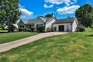 140 Greenleaf Dr, Hampton, GA 30228 - Photo 3