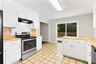 35 Helen Ln, Stockbridge, GA 30281 - Photo 5