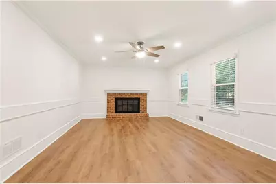 724 Lanford Springs Drive SW, Lilburn, GA 30047 - Photo 15