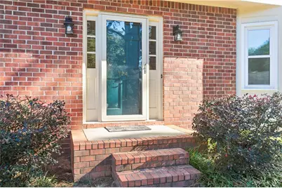724 Lanford Springs Drive SW, Lilburn, GA 30047 - Photo 7