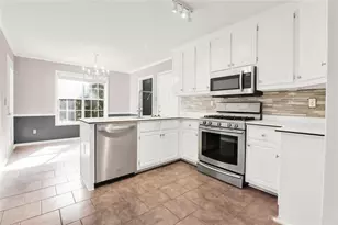1004 Crown River Pkwy, McDonough, GA 30252 - Photo 9