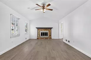 2705 Horseshoe Creek Dr SW, Marietta, GA 30064 - Photo 9