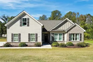 227 Finch Ct, Winder, GA 30680 - Photo 1