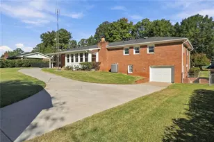 1870 Sierra Dr, Marietta, GA 30062 - Photo 61