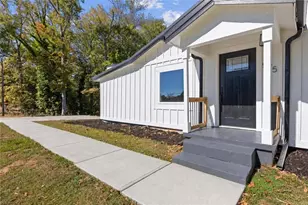 575 Laurelwood Dr, Tyrone, GA 30290 - Photo 1